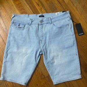 True religion jorts size 40. Asking for 70 or shoot offers.